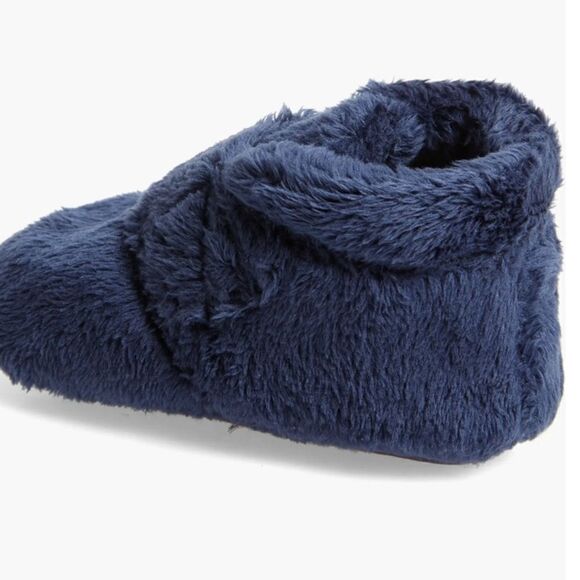 UGG Bixbee Booties 
Baby navy blue in original box Sz Large new - Picture 2 of 11